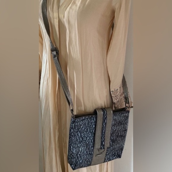 Womens blue tones casual travels Crossbody bag - Picture 1 of 8